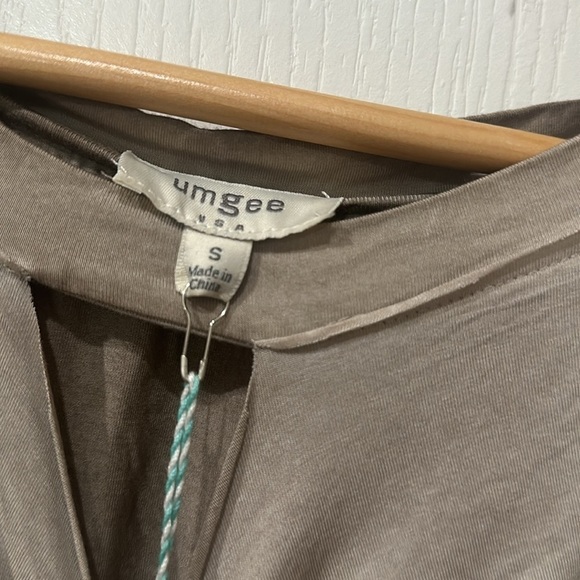 Umgee Sz S oversized taupe short sleeve top NWT - Picture 2 of 6